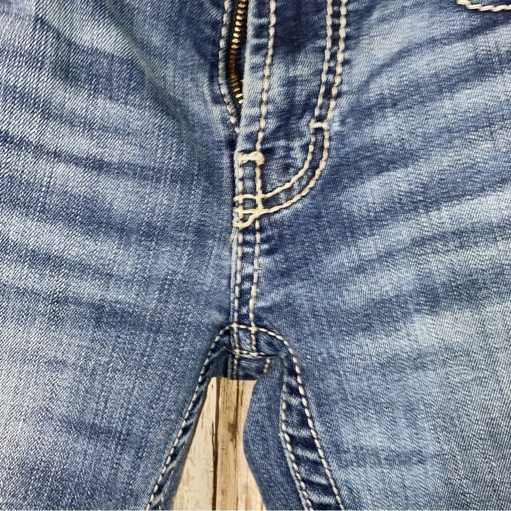 BKE Culture Distressed Pockets Bootcut Jeans - Picture 4 of 8